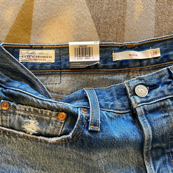Levi’s premium wedgie fit jeans - Picture 2 of 16